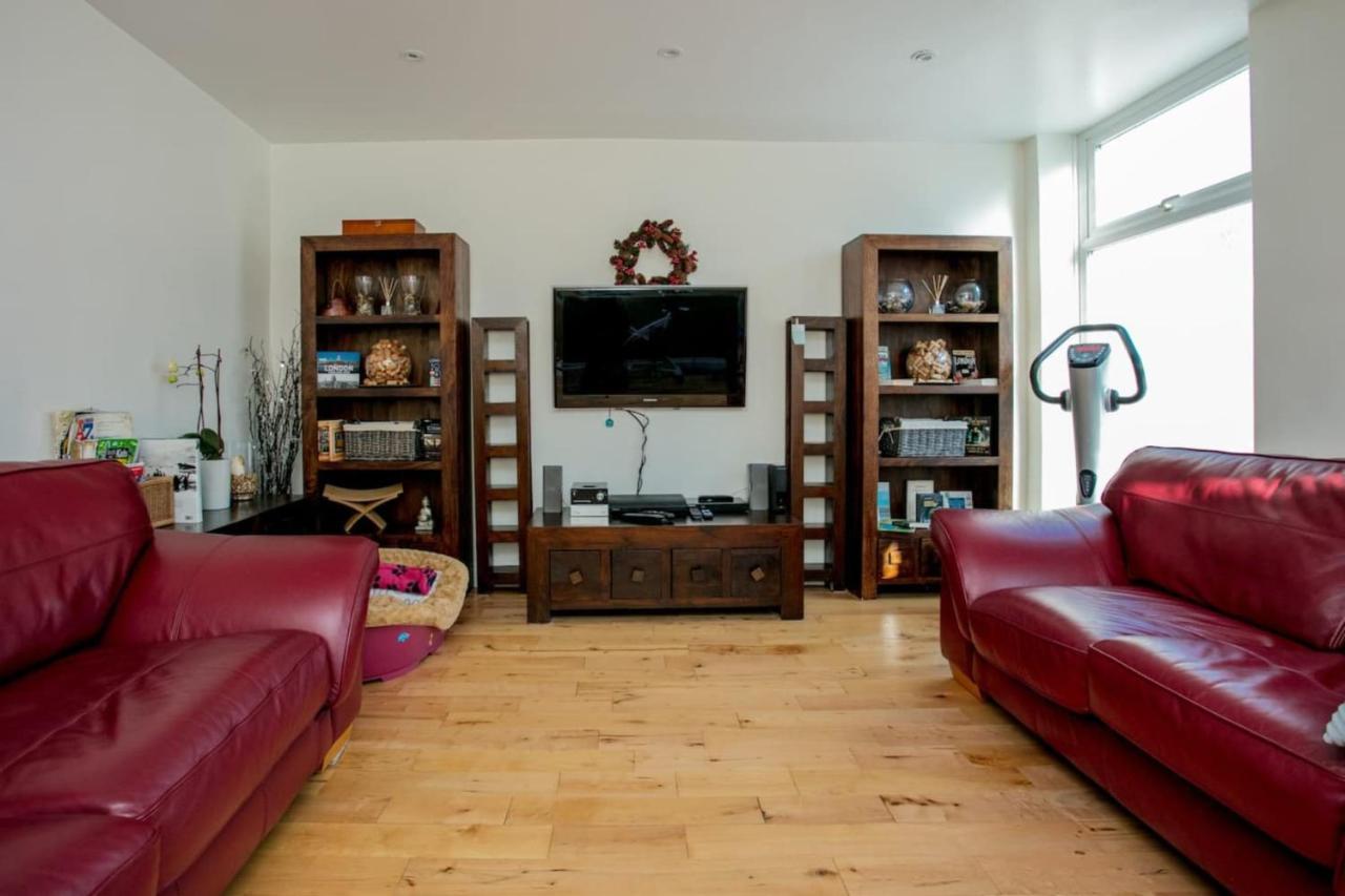 Appartement Stunning 3 Bedroom House With Garden In Battersea Londen