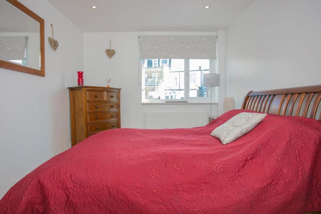 Appartement Stunning 3 Bedroom House With Garden In Battersea Londen